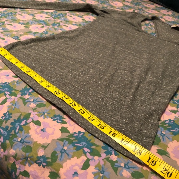 Diesel slit back large grey t-shirt. - Picture 7 of 7